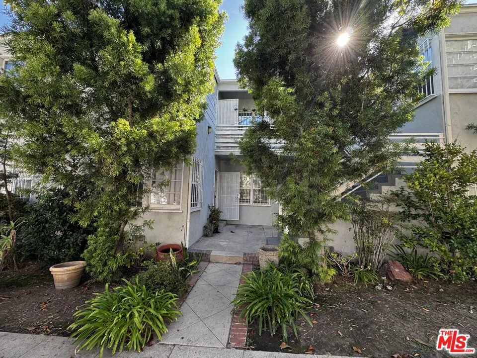 1246 Edris Drive Los Angeles, CA 90035