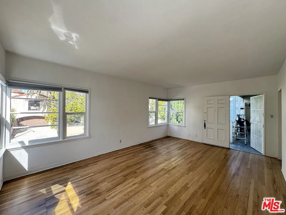 1246 Edris Drive Los Angeles, CA 90035
