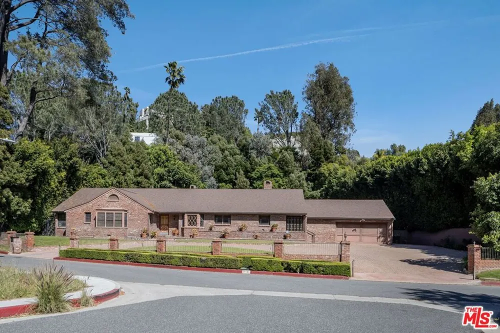 1110 Sutton Way Beverly Hills, CA 90210