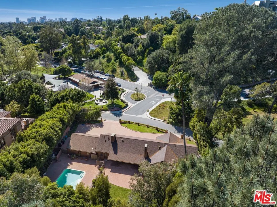 1110 Sutton Way Beverly Hills, CA 90210