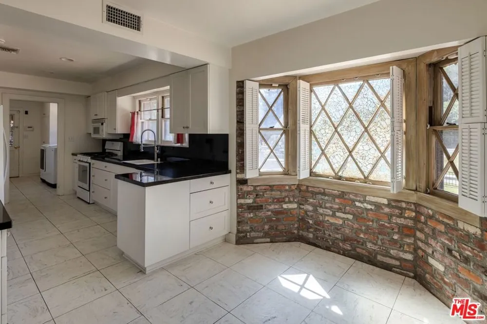 1110 Sutton Way Beverly Hills, CA 90210