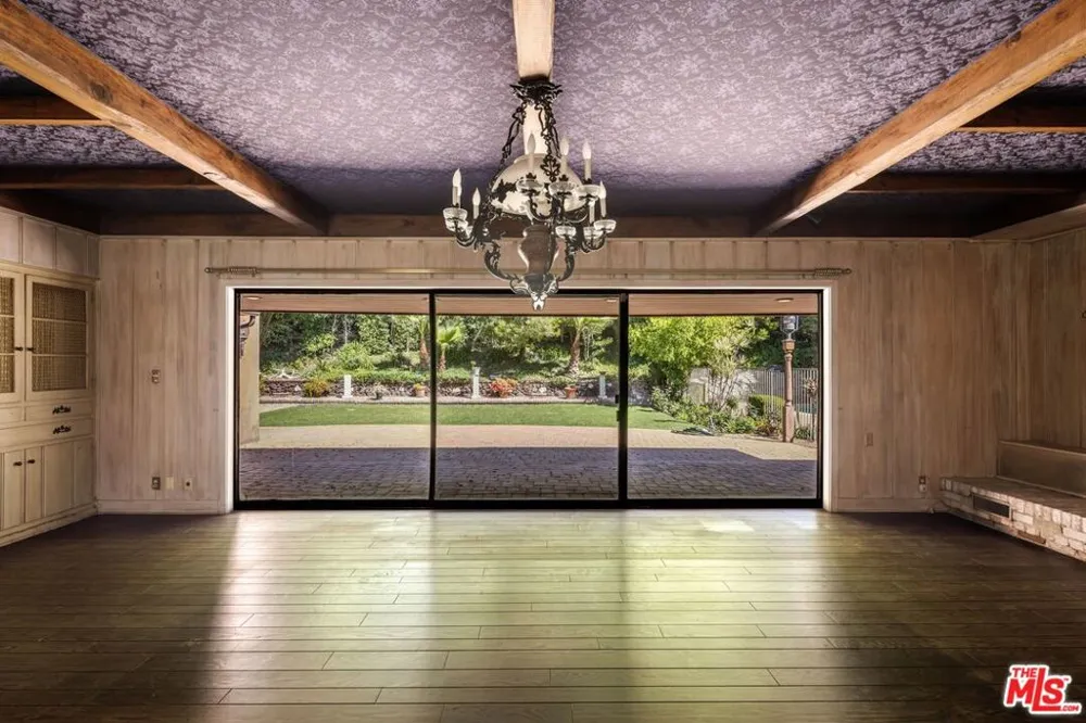 1110 Sutton Way Beverly Hills, CA 90210
