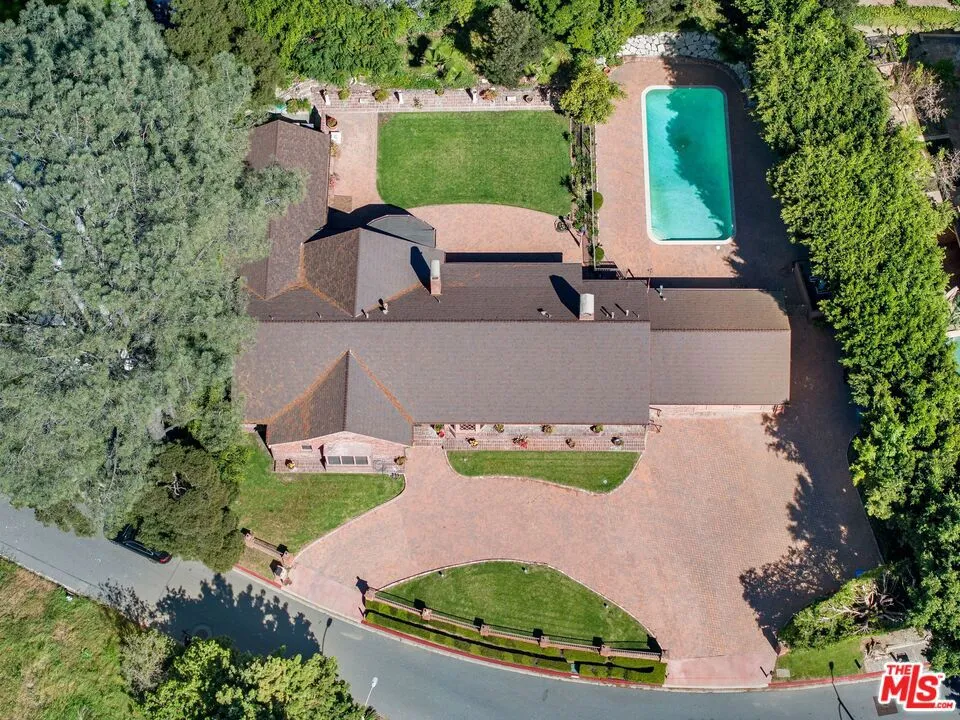 1110 Sutton Way Beverly Hills, CA 90210