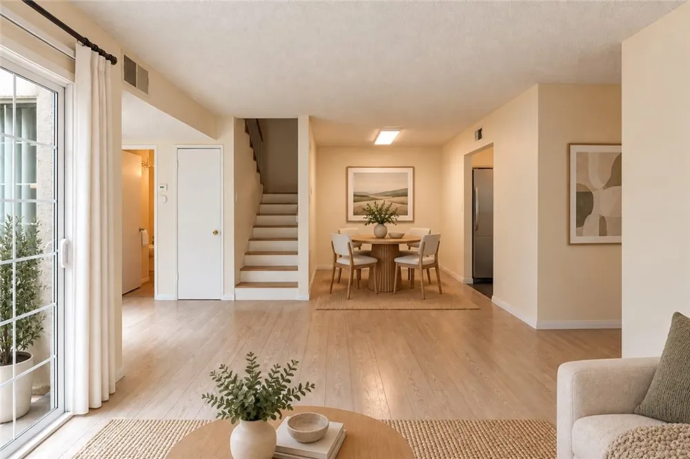 19111 Hamlin St. #1 Reseda, CA 91335