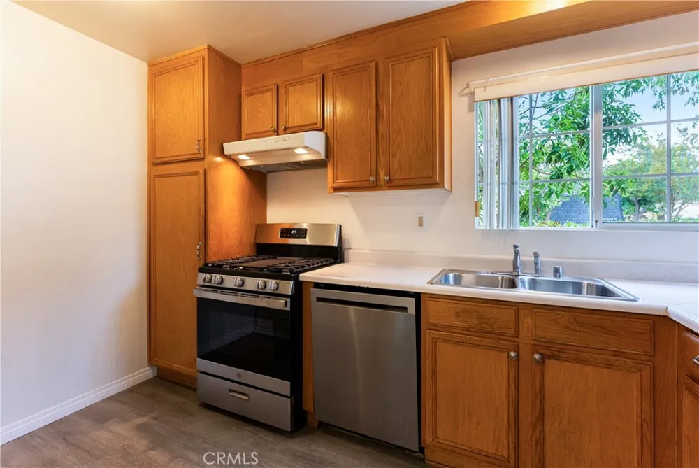 19111 Hamlin St. #1 Reseda, CA 91335