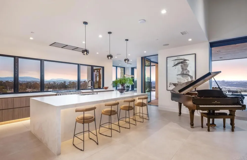 15575 Las Planideras Rancho Santa Fe, CA 92067