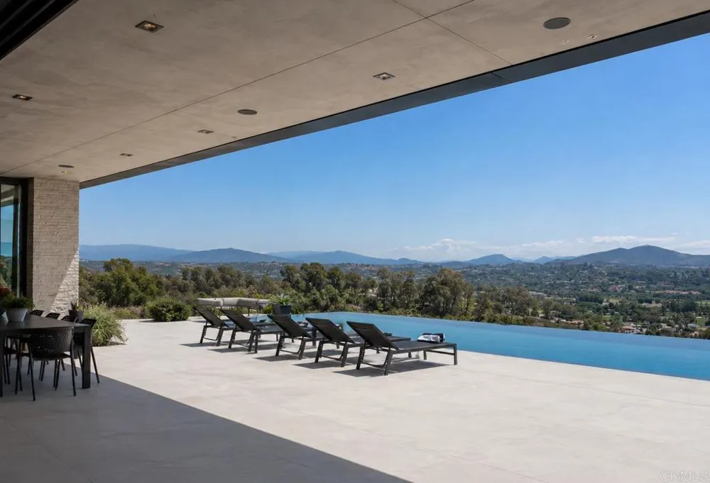 15575 Las Planideras Rancho Santa Fe, CA 92067