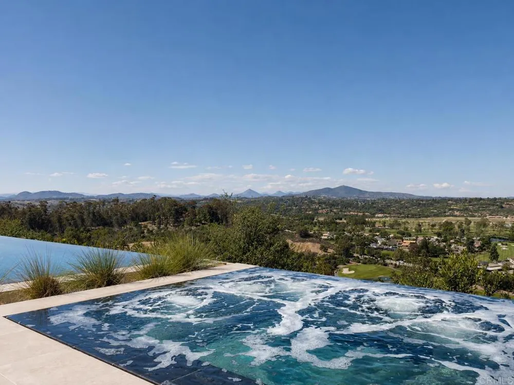 15575 Las Planideras Rancho Santa Fe, CA 92067