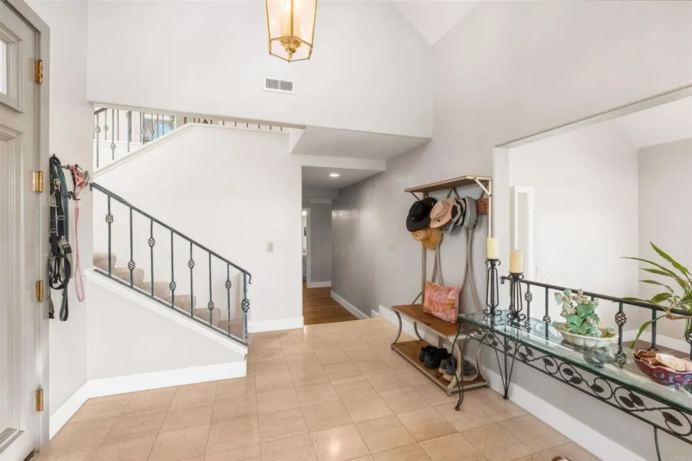 3684 Maria Ln Carlsbad, CA 92008