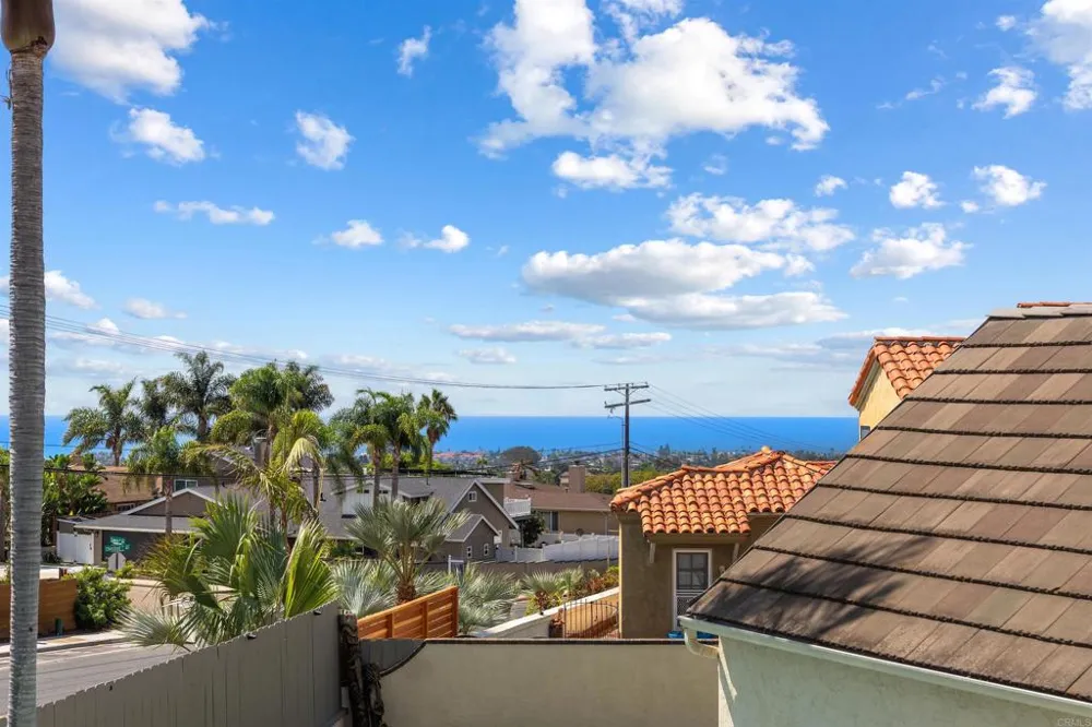 3684 Maria Ln Carlsbad, CA 92008
