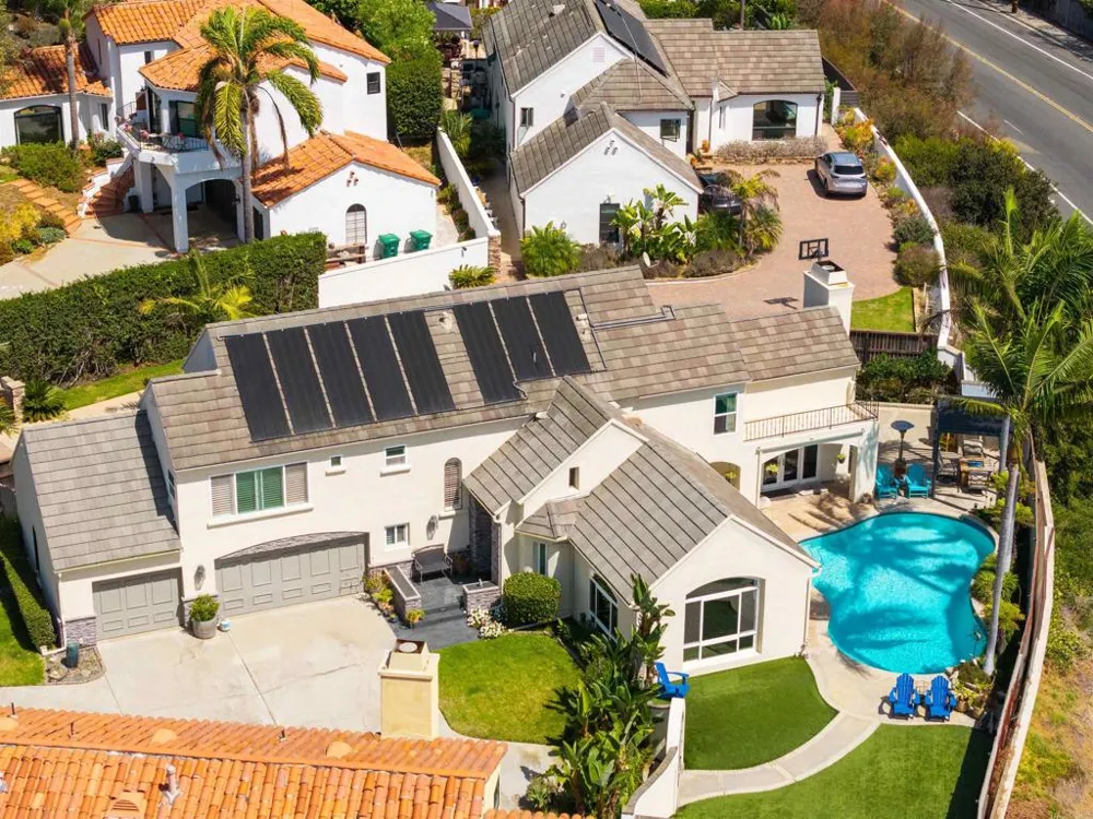 3684 Maria Ln Carlsbad, CA 92008