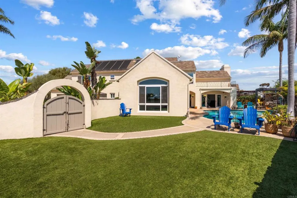 3684 Maria Ln Carlsbad, CA 92008