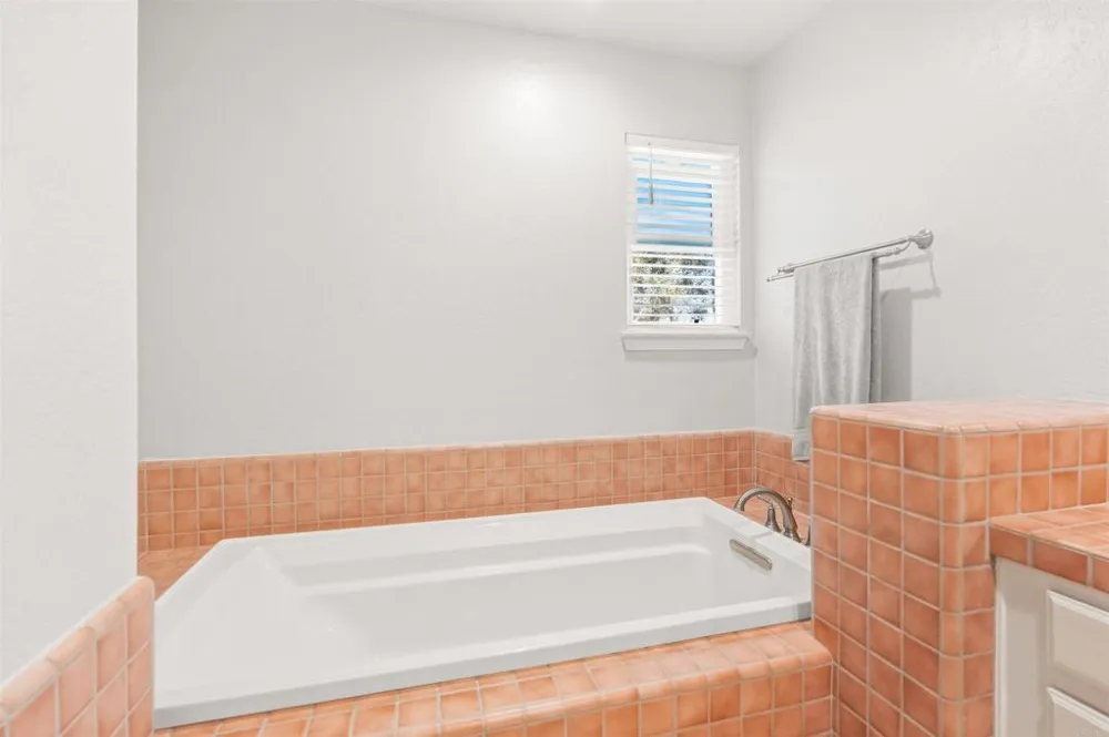 3684 Maria Ln Carlsbad, CA 92008