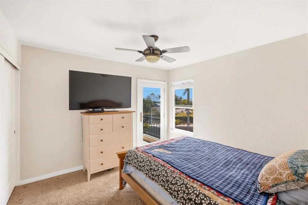 3684 Maria Ln Carlsbad, CA 92008
