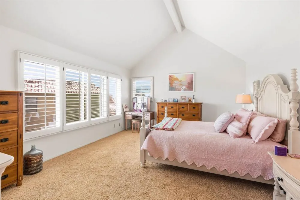 3684 Maria Ln Carlsbad, CA 92008