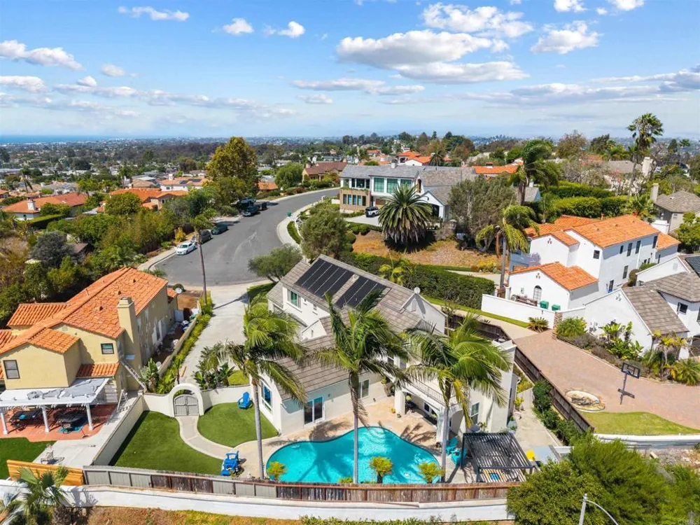 3684 Maria Ln Carlsbad, CA 92008