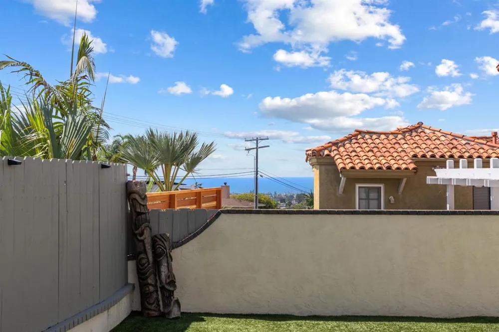 3684 Maria Ln Carlsbad, CA 92008