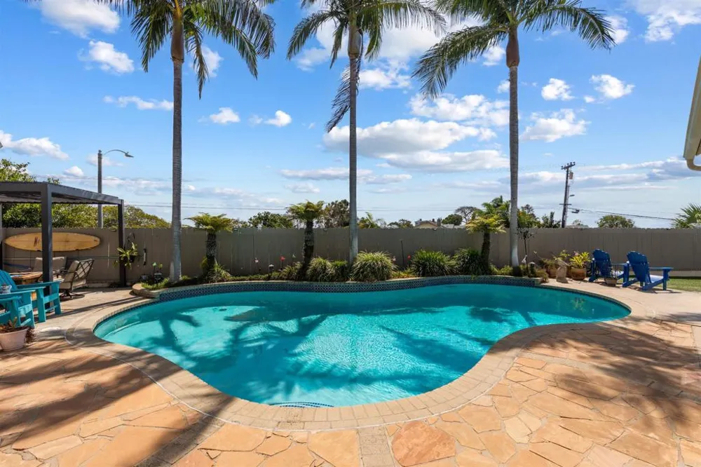 3684 Maria Ln Carlsbad, CA 92008
