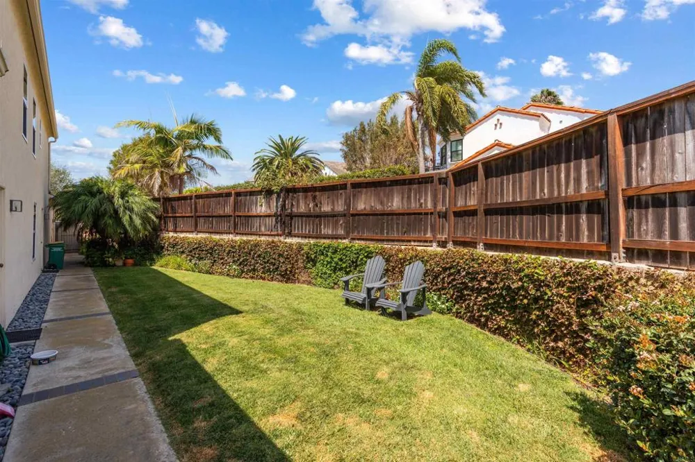 3684 Maria Ln Carlsbad, CA 92008