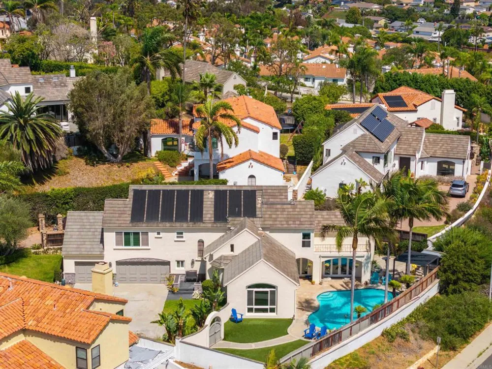 3684 Maria Ln Carlsbad, CA 92008