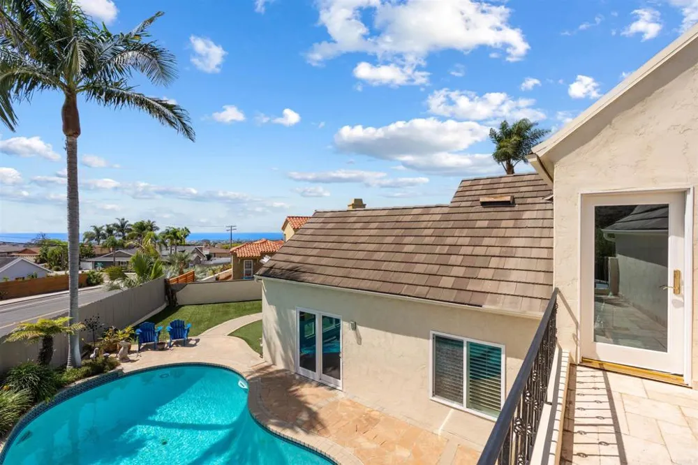 3684 Maria Ln Carlsbad, CA 92008