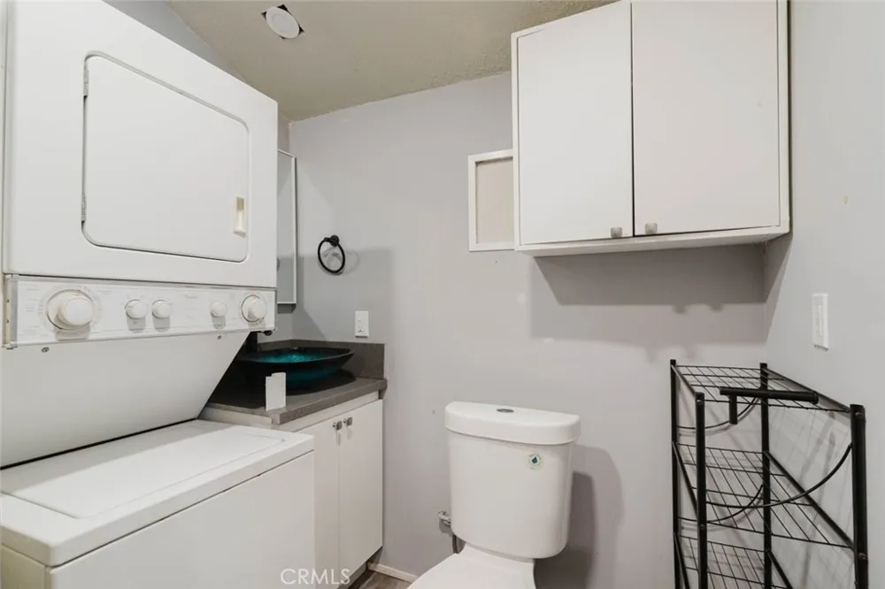 7345 Jamieson Avenue Reseda, CA 91335