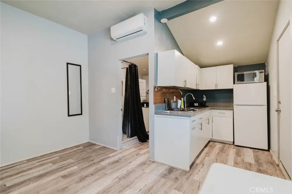 7345 Jamieson Avenue Reseda, CA 91335