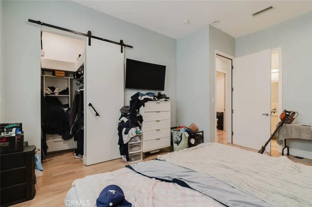 7347 Jamieson Avenue Reseda, CA 91335