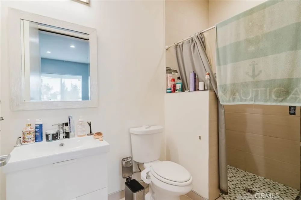 7347 Jamieson Avenue Reseda, CA 91335