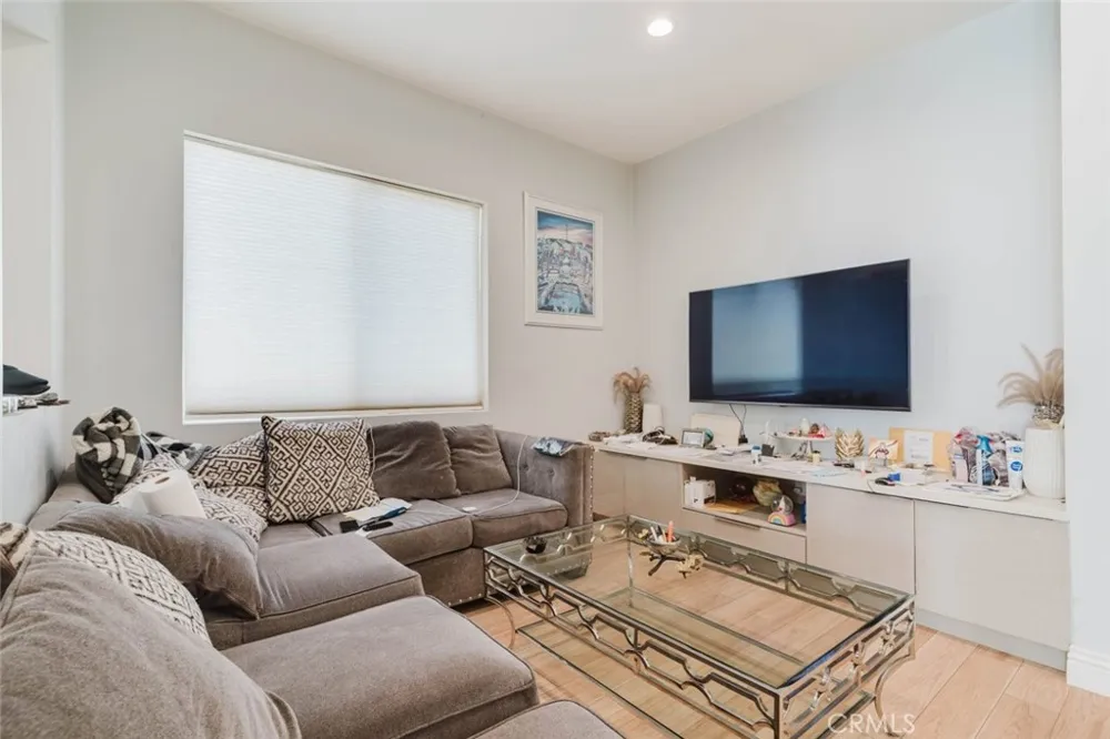 7347 Jamieson Avenue Reseda, CA 91335