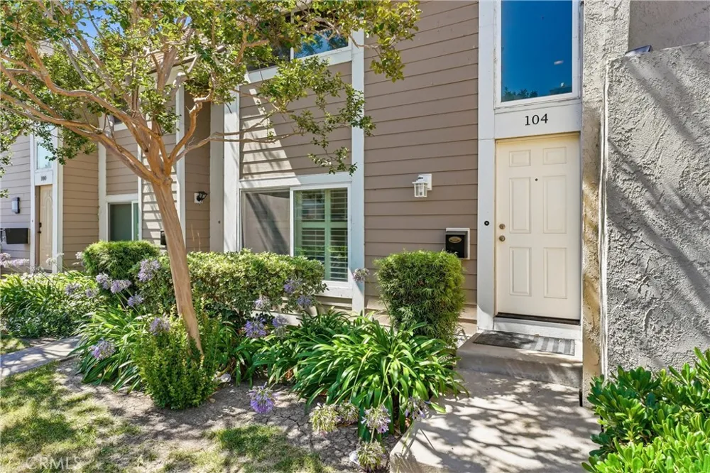 104 Oval Irvine, CA 92604