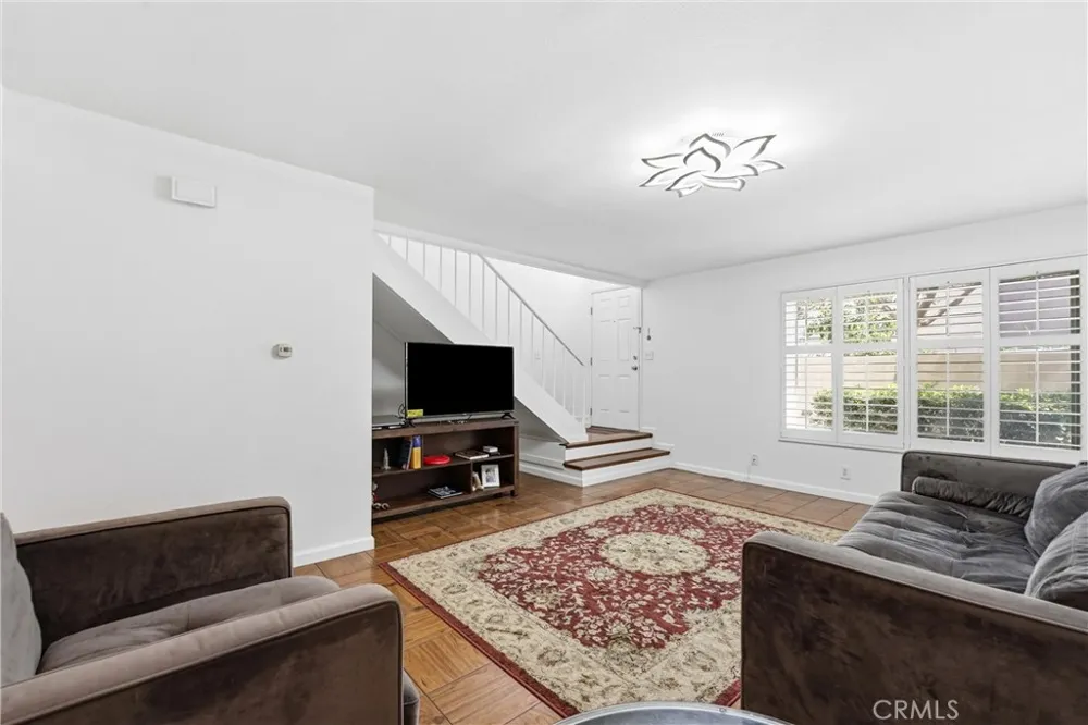 104 Oval Irvine, CA 92604