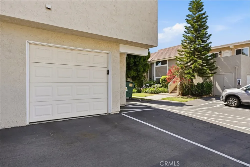 104 Oval Irvine, CA 92604