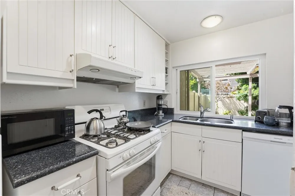 104 Oval Irvine, CA 92604