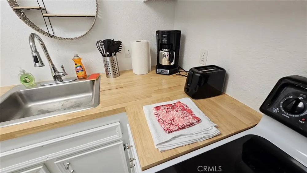2857 Los Felices Palm Springs, CA 92262