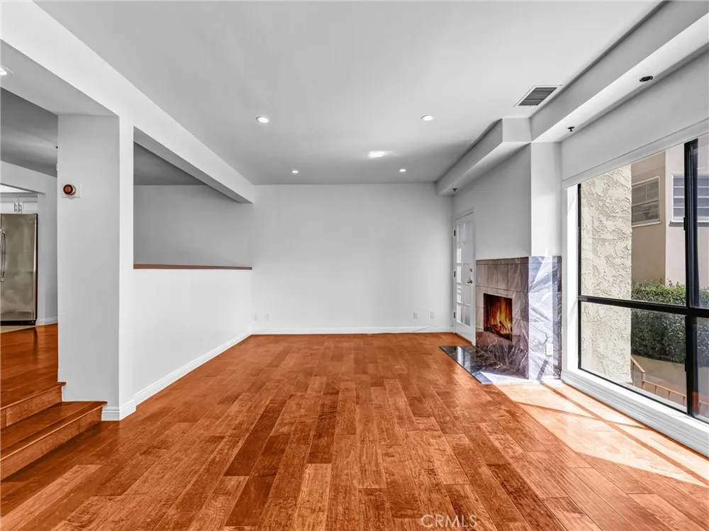 1825 westholme Avenue #4 Los Angeles, CA 90025