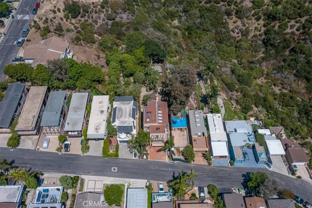 1046 Oro Laguna Beach, CA 92651