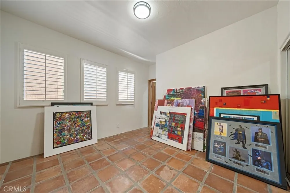 1046 Oro Laguna Beach, CA 92651