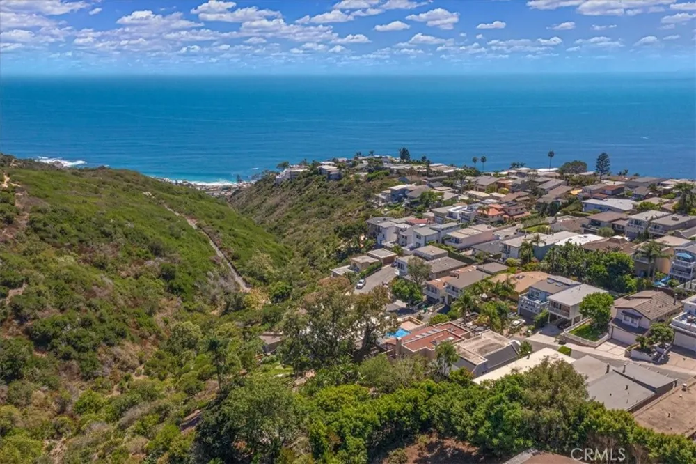 1046 Oro Laguna Beach, CA 92651