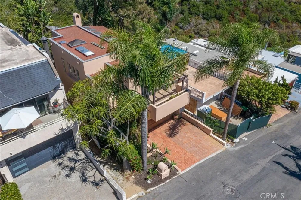 1046 Oro Laguna Beach, CA 92651