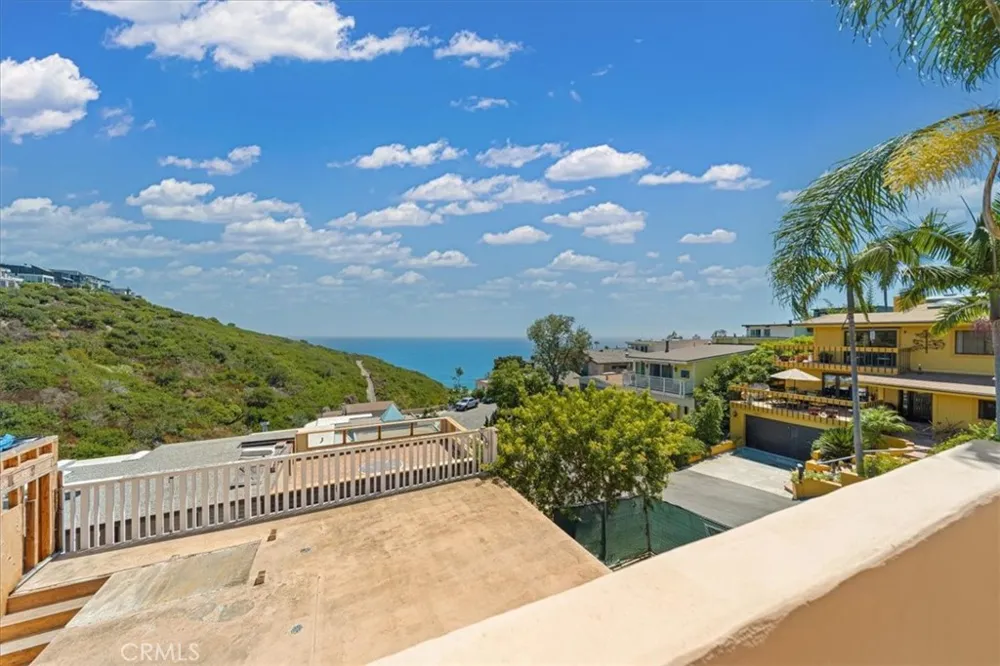 1046 Oro Laguna Beach, CA 92651