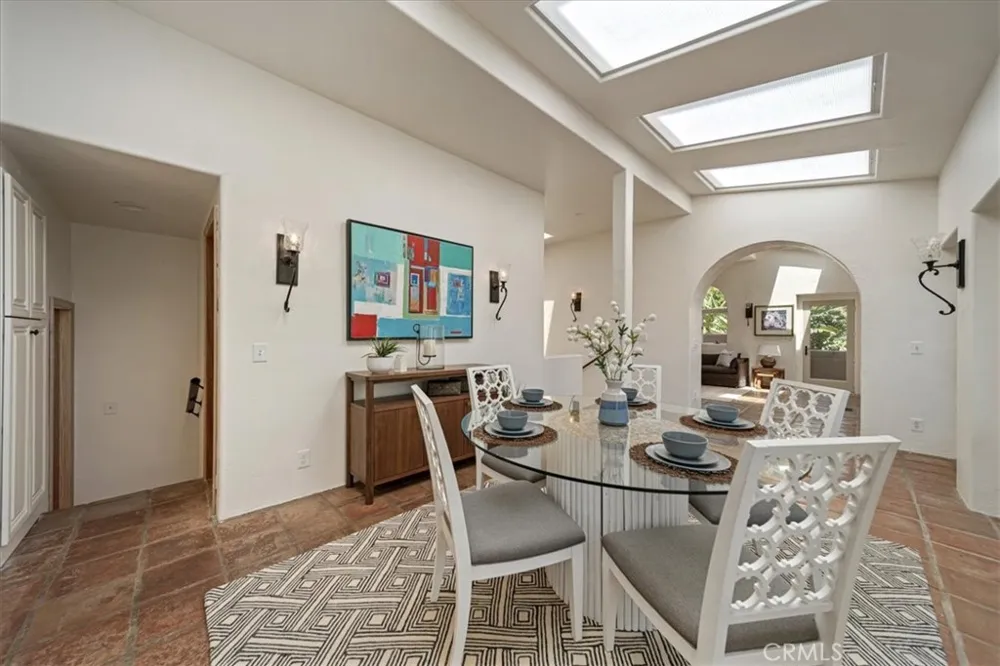 1046 Oro Laguna Beach, CA 92651
