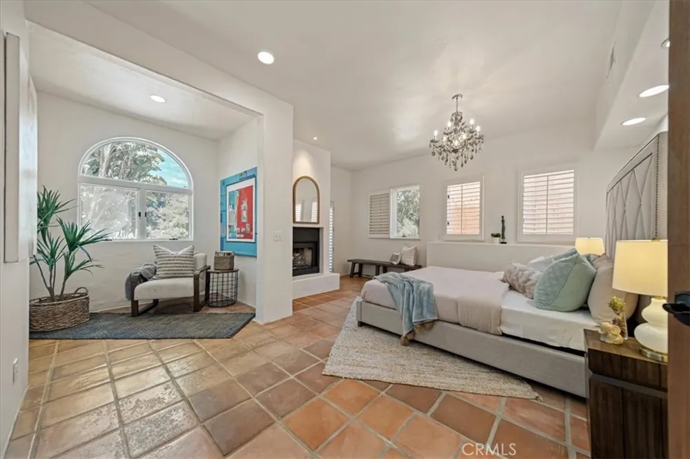 1046 Oro Laguna Beach, CA 92651
