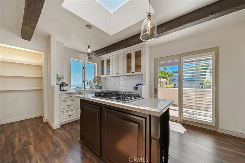 1046 Oro Laguna Beach, CA 92651