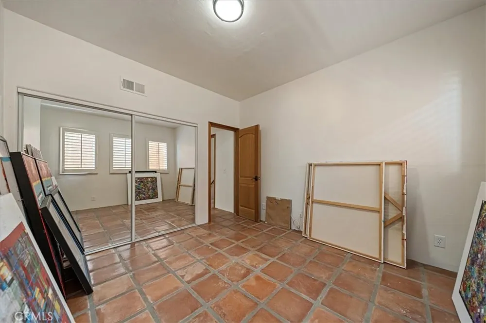 1046 Oro Laguna Beach, CA 92651