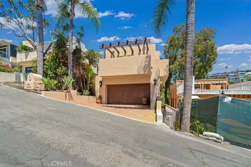 1046 Oro Laguna Beach, CA 92651
