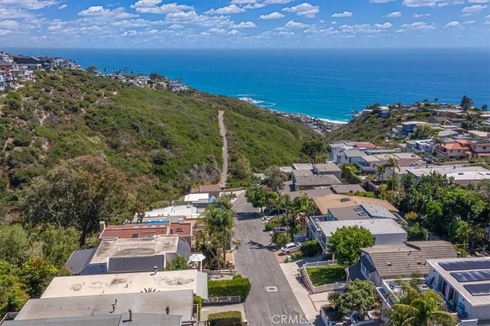 1046 Oro Laguna Beach, CA 92651
