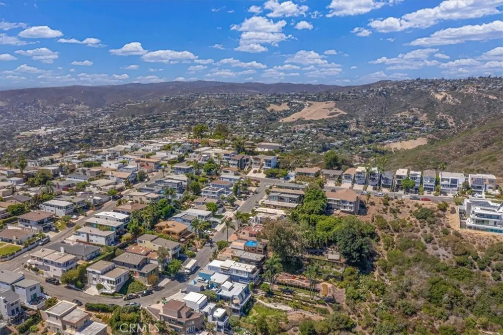 1046 Oro Laguna Beach, CA 92651