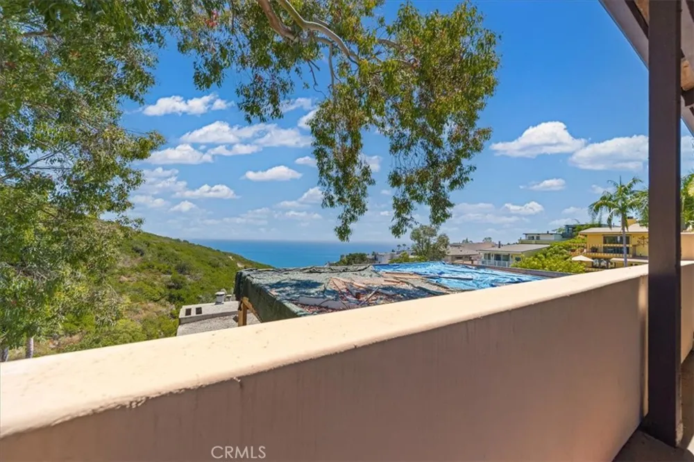 1046 Oro Laguna Beach, CA 92651