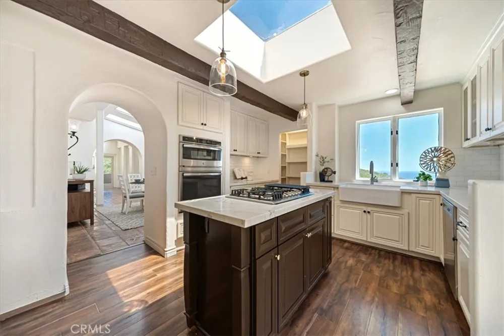 1046 Oro Laguna Beach, CA 92651